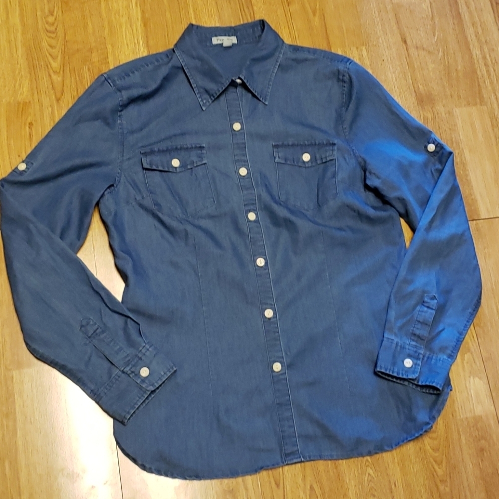 Per Se chambray button front shirt sz large